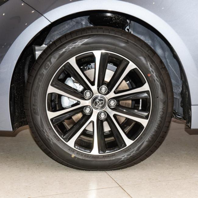 Toyota Levin 1.8L Hybrid Dual Engines Electric Car Luxury Edition EV