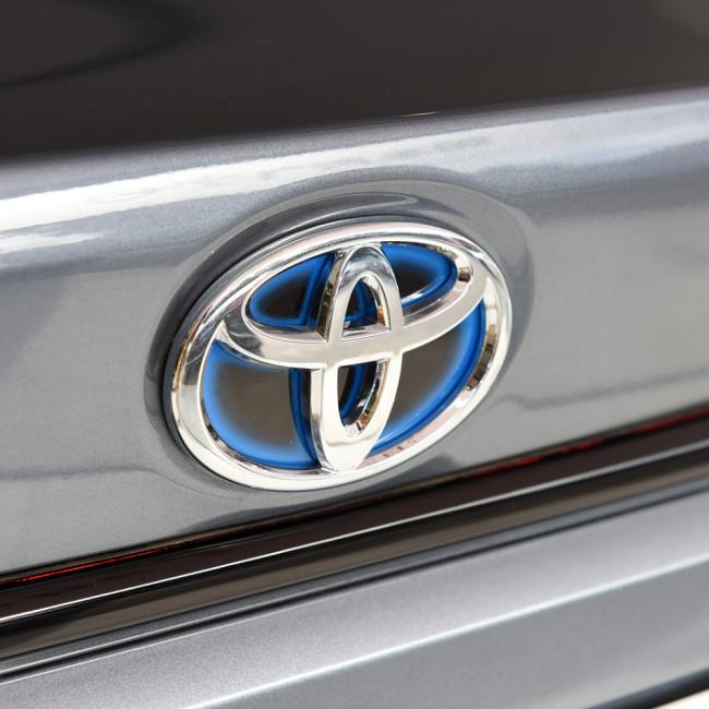 Toyota Levin 1.8L Hybrid Dual Engines Electric Car Luxury Edition EV