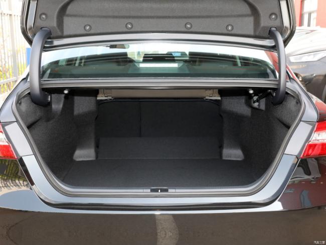 New Car Price Gasoline Car Toyota Camry (2023) 2.5g