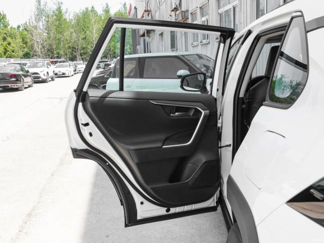 New Car Price Gasoline Car SUV Toyota RAV4 2023 2.0L CVT 4WD Adventure Plus