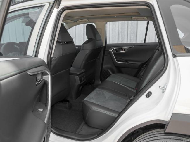 New Car Price Gasoline Car SUV Toyota RAV4 2023 2.0L CVT 4WD Adventure Plus