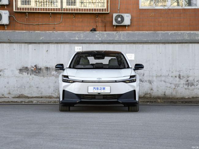 New Car Electric Car Electric Vehicle EV Sedan Toyota Bz3 2023 616km Long-Rang Premium