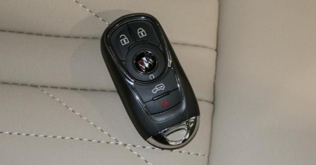 MPV New Car Price Gasoline Car Buick Gl8 (2023) Avenir 7-Seater PRO Version