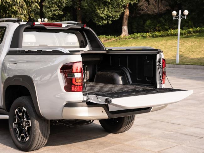 2024 Changan Hunter Pickup Warrior/Knight Version Dual Motor 4WD Standard/Extra Long Box New Energy Vehicle Hybrid SUV