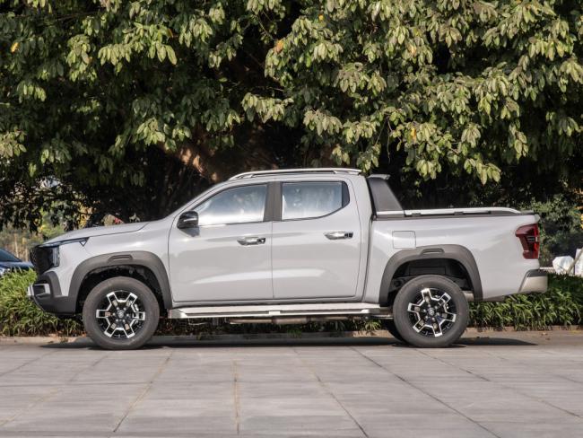 2024 Changan Hunter Pickup Warrior Edition/Knight Edition Dual Motor Four Wheel Drive Standard Box/Extra Long Box New Energy Vehicle Hybrid Pickup