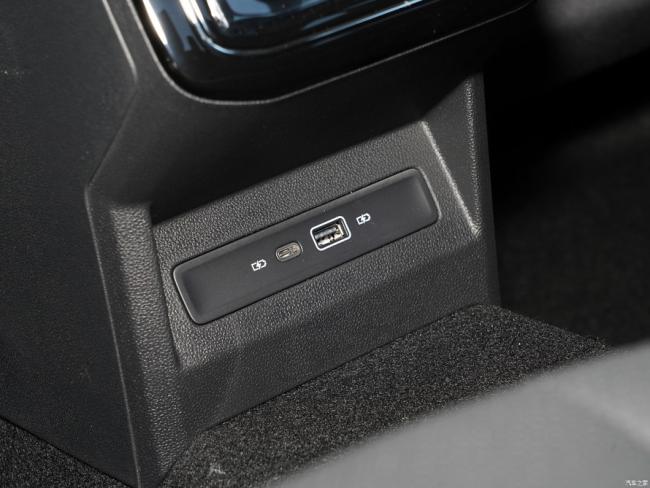2023 Model VW Passat Phev New Enery Vehicle Long Battery Life Luxury Version New Car for Sale
