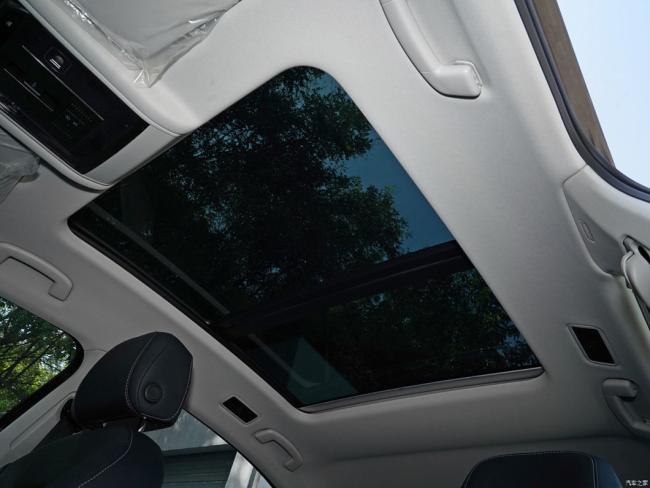 2023 Model VW Passat Phev New Enery Vehicle Long Battery Life Luxury Version New Car for Sale