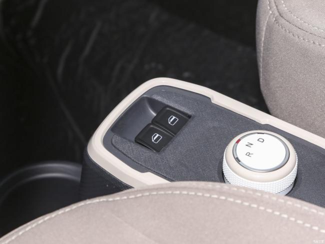 New Car Electric Car Electric Vehicle EV Minicar Cheap Chery New Energy QQ-Ice Cream 2024 170km Milkshake
