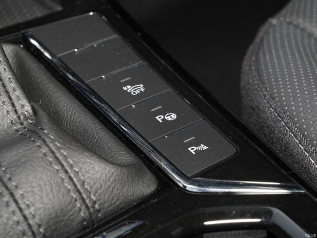 2023 Model VW Passat Phev New Enery Vehicle Long Battery Life Luxury Version New Car for Sale