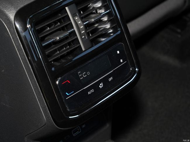 2023 Model VW Passat Phev New Enery Vehicle Long Battery Life Luxury Version New Car for Sale
