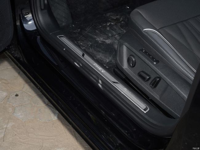 2023 Model VW Passat Phev New Enery Vehicle Long Battery Life Luxury Version New Car for Sale