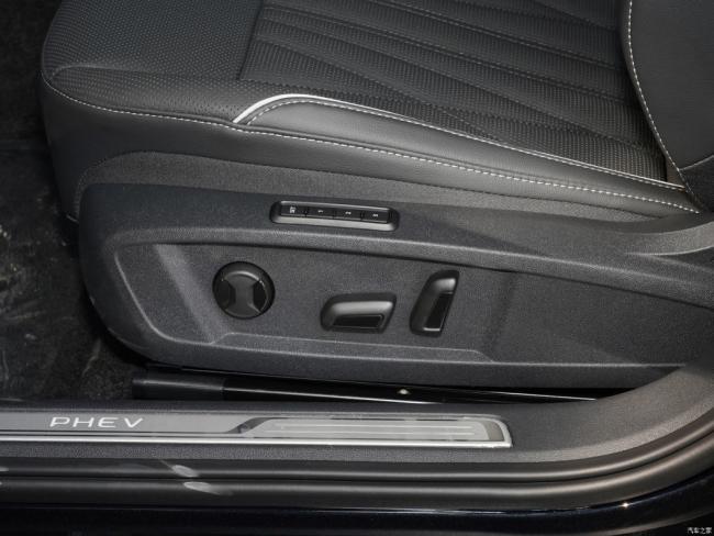 2023 Model VW Passat Phev New Enery Vehicle Long Battery Life Luxury Version New Car for Sale