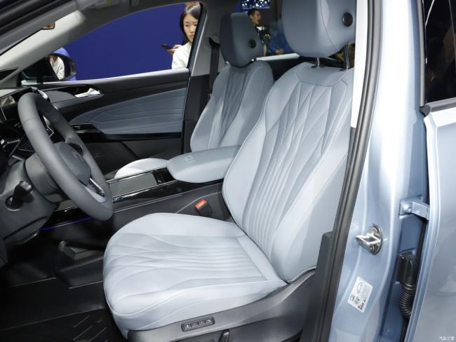 SUV New Car Electric Car Electric Vehicle EV Volkswagen ID. 6 X 2023 Powerful 4WD Version