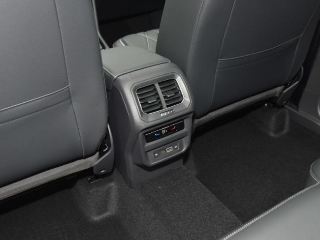 New Car Price Gasoline Car VW Volkswagen Tiguan L (2023) Redesigned 330tsi 2WD Zhixiang Version