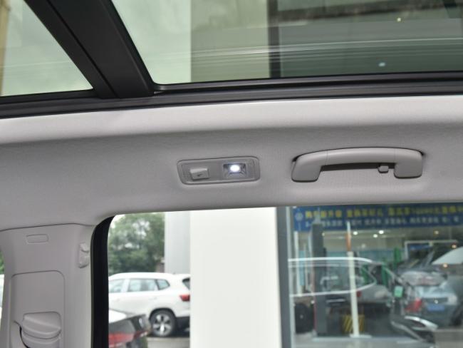 New Car Price Gasoline Car VW Volkswagen Tiguan L (2023) Redesigned 330tsi 2WD Zhixiang Version