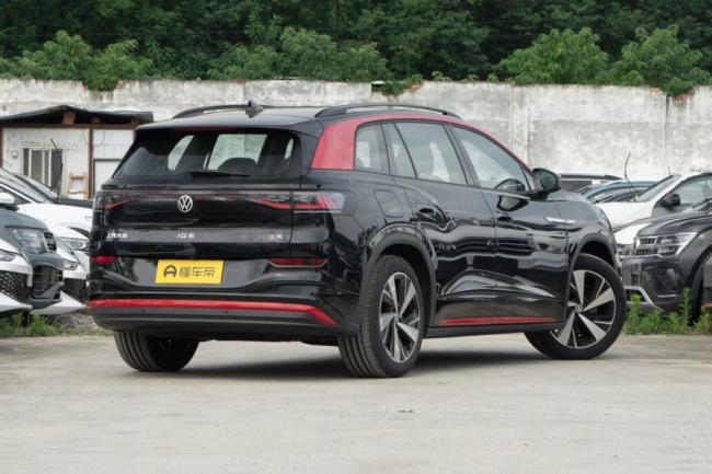 Volkswagen ID. 6 X 2023 Pure Long-Range Edition