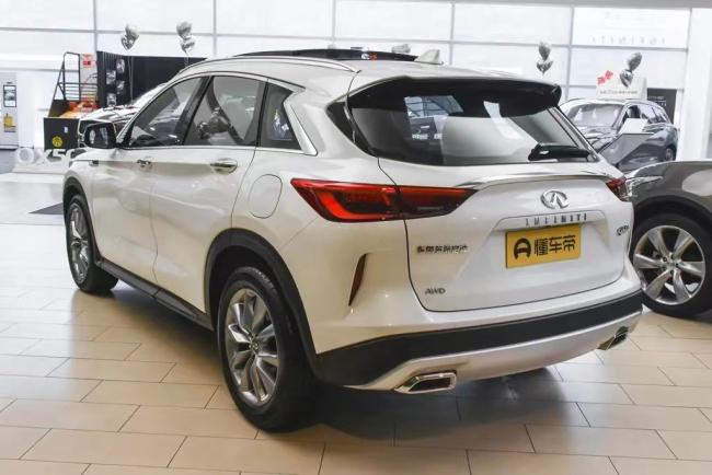 Infiniti 2.0t 4WD Elite Edition