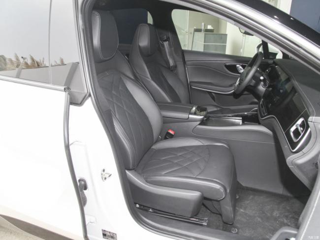 New Car Electric Car Electric Vehicle EV Rising Auto R7 (2023) Long-Range Screen Master PRO