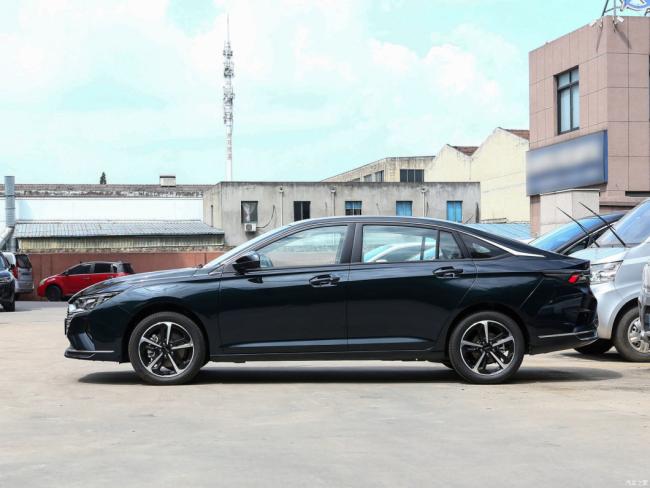 New Car Price Gasoline Car Aeolus Yixuan Max (2024) 1.5L Luxury Version