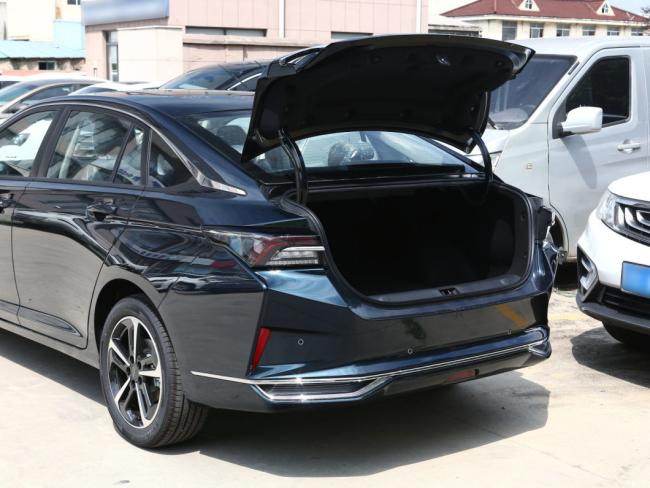 New Car Price Gasoline Car Aeolus Yixuan Max (2024) 1.5L Luxury Version