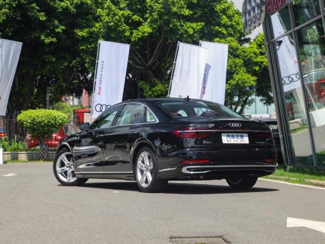 New Gasoline Car Luxury Car in Stock Audi A8 (2023) A8l 50tfsi Quattro Selected Version