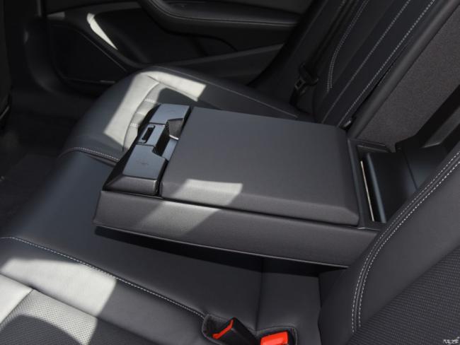 New Gasoline Car Luxury Car Audi A4l (2023) 40tfsi Bang&Olufsen Starry Night Version