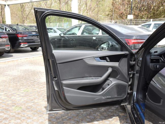 New Gasoline Car Luxury Car Audi A4l (2023) 40tfsi Bang&Olufsen Starry Night Version