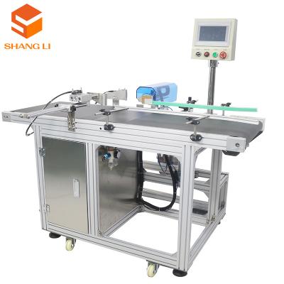 China Photoelectric Sensor Controlled Intelligent Labeling Machine for Accurate Labeling for sale