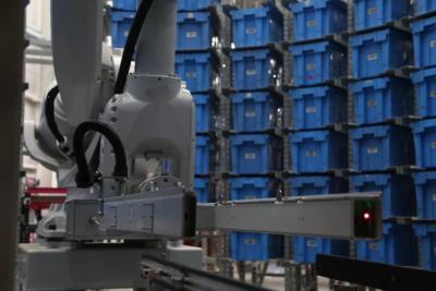 China 600 mercancías automatizadas cajas del sistema de recuperación de almacenamiento MHS a la persona en venta