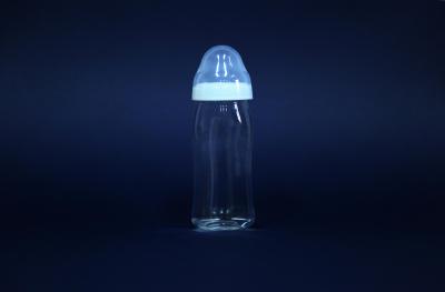 China Customized Borosilicate Heat-resistant Glass Baby Feeding Bottles BPA Free for sale