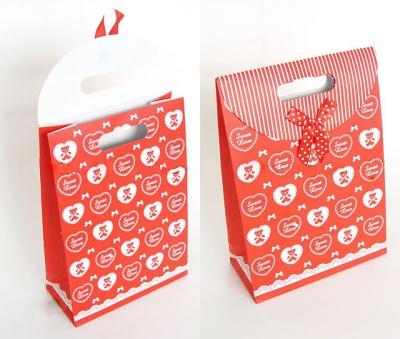 China Personalizado reciclando sacos de portador coloridos do papel do presente à venda