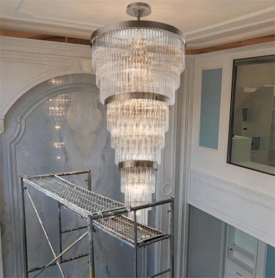 China Iluminación de candelabros de cristal de color púrpura nórdico para escalera de hotel boda personalizada gran vestíbulo en venta