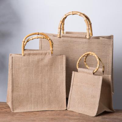 China Reusable Shopping Burlap Tote Bag Jute Tote Bag Bamboo Handle for sale