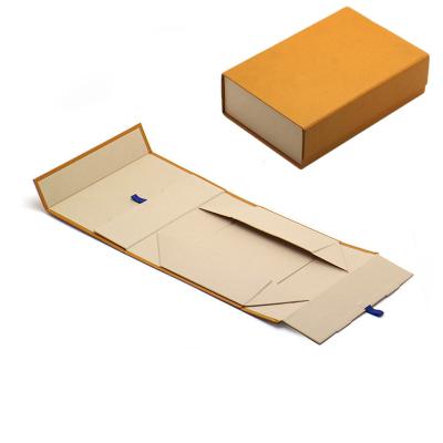 Chine Boîtes cadeaux en carton pliables recyclées Boîtes d'emballage à bout de porte avec impression de conception à vendre