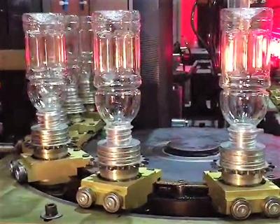 Chine L'eau transparente Juice Bottle Blow Molding Machine d'animal familier à vendre