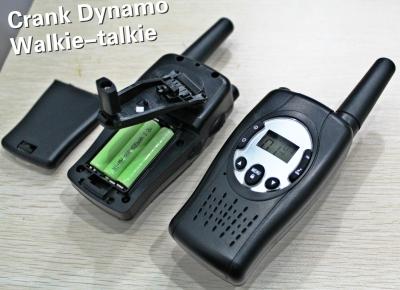 China Crank dynamo portable mobile talkie walkie radio pair interphone for sale