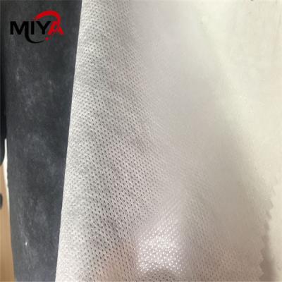 China Tela no tejida de los PP Spunbond de la ropa del FDA 20g en venta