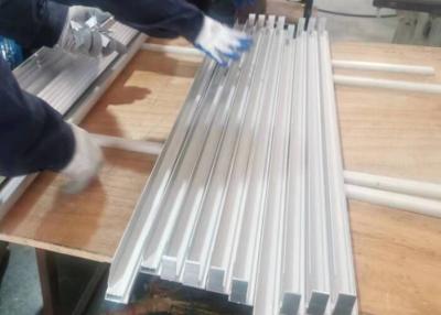 China Quadro de alumínio do painel solar acabamento prateado e preto para estilo e durabilidade à venda