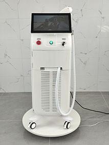 China Máquina de depilación con láser de diodo: depilación eficaz en las yemas de los dedos en venta