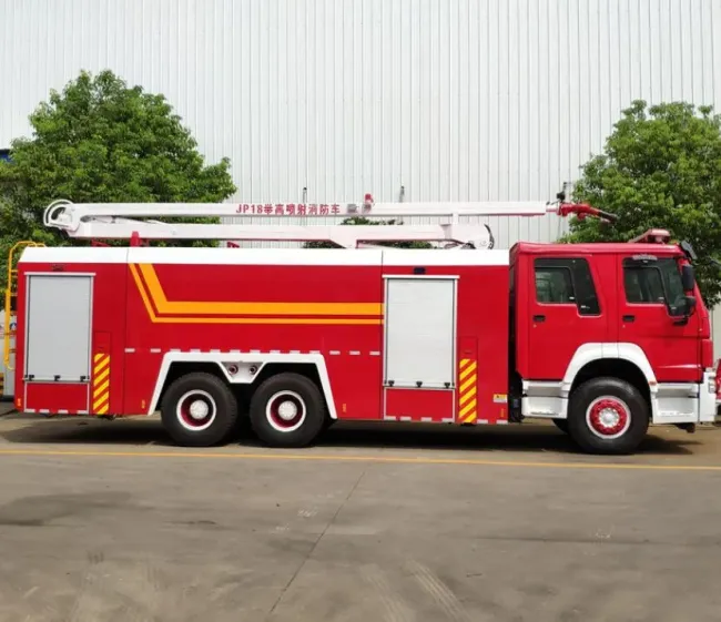 Sinotruk 10-Wheel 371HP 10tons Water 2tons Foam HOWO Fire Truck