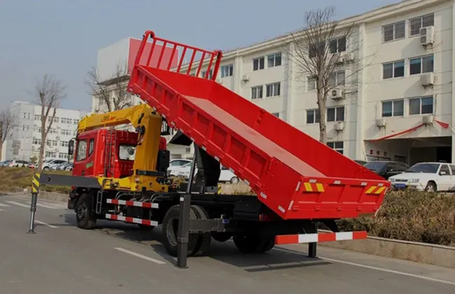 8 Ton Telescopic Truck Mounted Crane Dongfeng Cheap Price for Sale