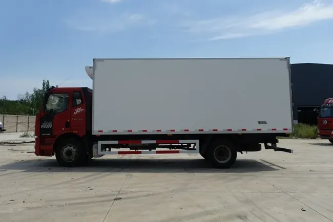 Hot Sale FAW 10t-15t 7.5meters Freezer Transport Refrigerated Refrigerator Van Truck