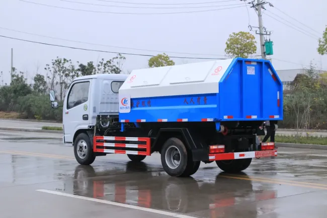 Hot Sale Dongfeng 5000liters/5cbm Small Hook Lift Side Loading Garbage Compactor Truck