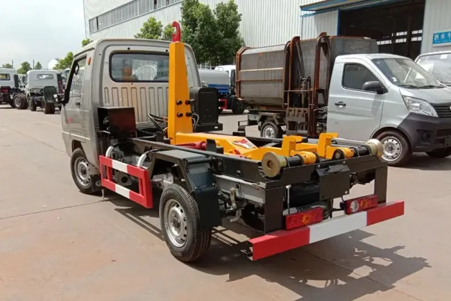 Foton 3cbm/3000liters Hook-Lift Arm Type Garbage Truck Garbage Removal Transfer Truck