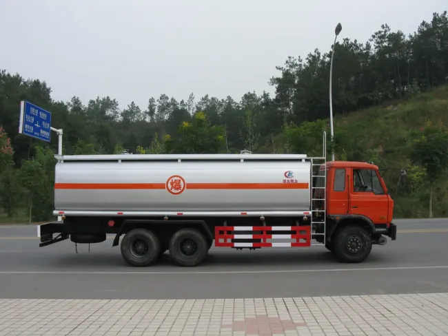 Fuel Tank Dongfeng 6X6 off Road 16-25m3 Fuel Tanker Truck