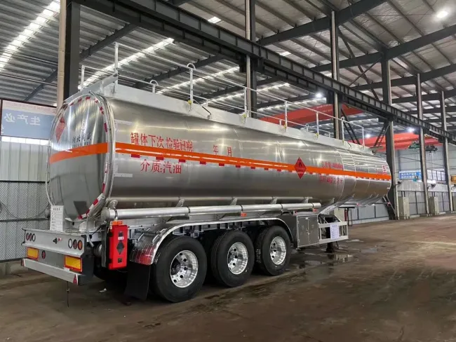 42000L 46000L Aluminum Alloy Tank Oil Fuel Truck Trailer Diesel Petrol Aviation Kerosene Transport Tanker Semi Trailer Oil Shipped Half Hanged