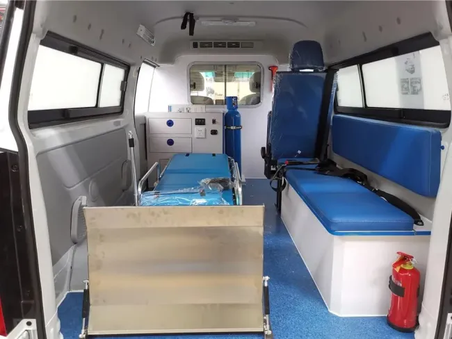 Negative Pressure Emergency Medical Ambulance Car for Patients Delivery and Treatment