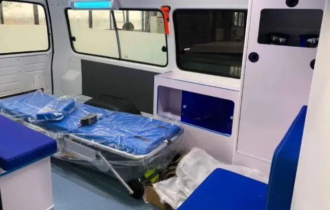 Sale 4X2 Right Hand Drive Rhd Car Vehicle Ambulance