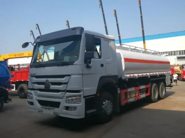 HOWO A7 6X4 380HP 20000L Fuel Tanker Truck