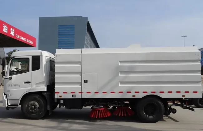 Brand New Parking Lot Four Brush Broom Road Sweeper Dongfeng 12cbm Sweeper Self-Sweeper